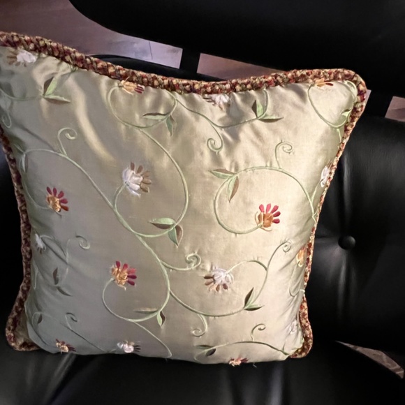 Custom Accent Pillows(pair) - Picture 4 of 7